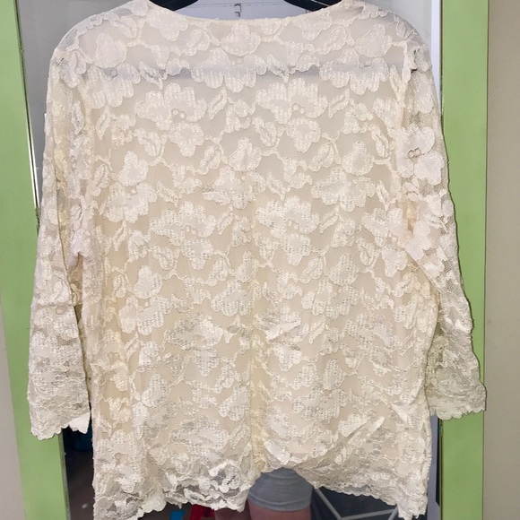 Parisian Signature Blouse - Picture 2 of 3